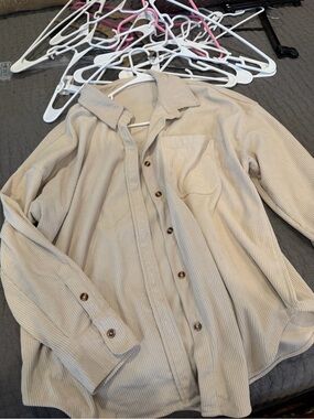 Women’s Corduroy Button-Down Shirt Jacket in Light Beige